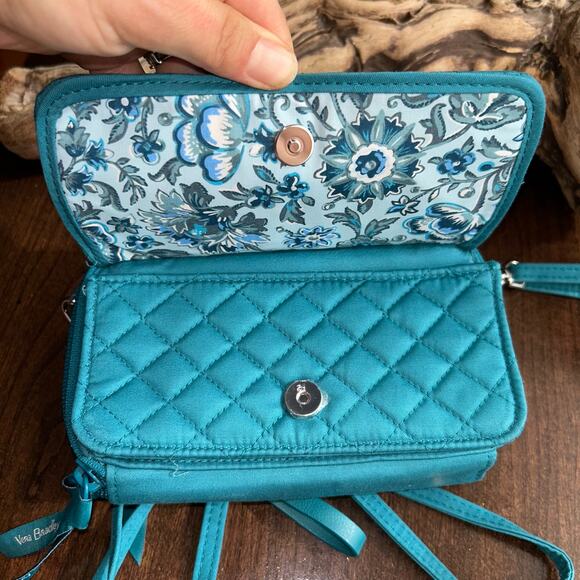 Vera Bradley RFID All in One Crossbody Bag blue - Picture 6 of 11